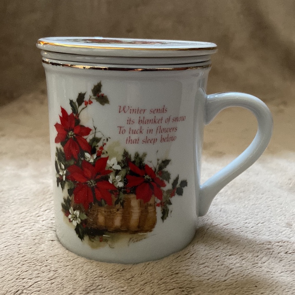NIB Tea Mug with infuser and lid. Winter themed.